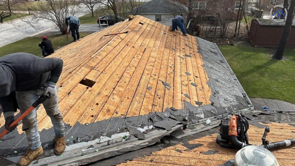 Creaking Sound, Roof, Roofing, Gutters, Gutter Repair, Siding, Siding Repair, Windows, Windows Repair, Roof Replacement, Free Qoute, Free Estimate , Waukesha, Wisconsin