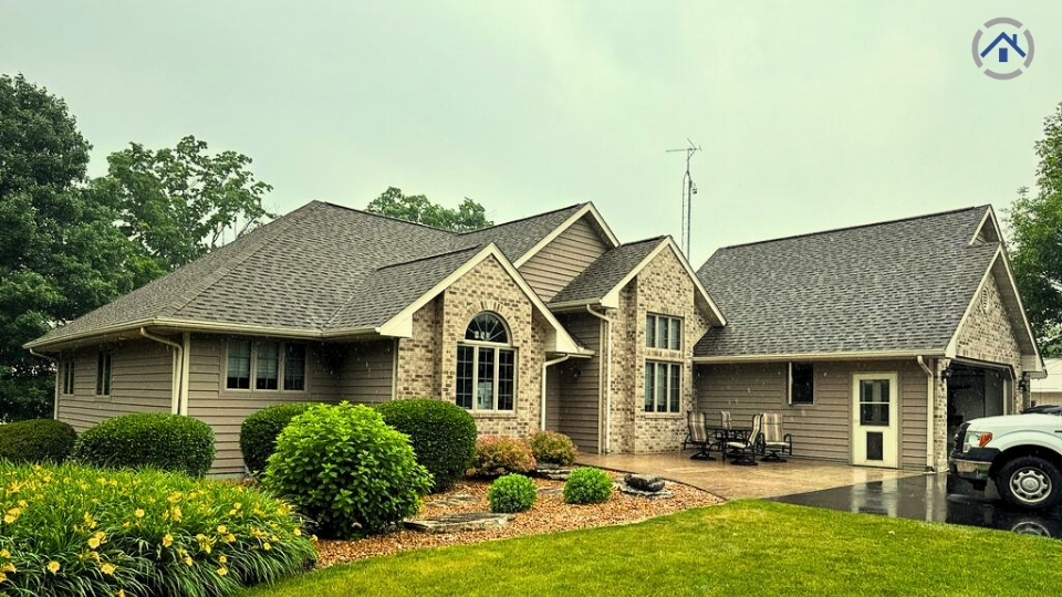Roofing claim Roof, Roofing, Gutters, Gutter Repair, Siding, Siding Repair, Windows, Windows Repair, Roof Replacement, Free Qoute, Free Estimate Waukesha Wisconsin