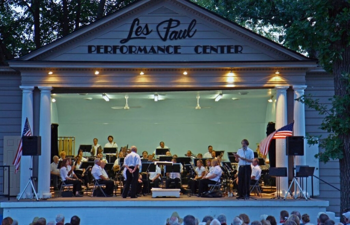 Les Paul Performance Center